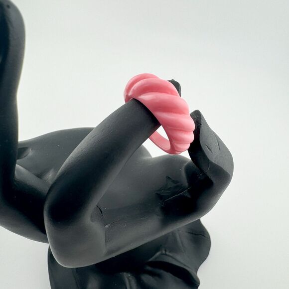 Vintage Pink Resin Ring Barbie Coquette Whimsy Bubble Waves Swirl Cottage Fairy - Picture 3 of 8